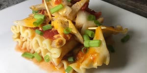 Lasagne Roulée farcie de Légumes, Fromage et une Sauce aux Pommes
