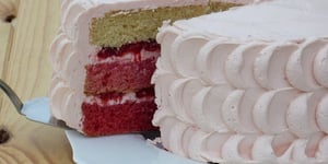 Layer Cake aux Framboises, Crème au Beurre à la Meringue Suisse