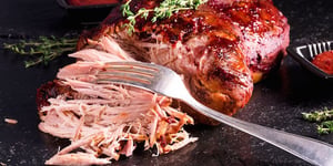 Photo de la Recette: (LE MEILLEUR) PORC EFFILOCHÉ À LA MIJOTEUSE