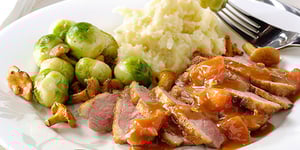 Photo de la Recette: MAGRET DE CANARD CROUSTILLANT, SAUCE PAMPLEMOUSSE AU MIEL