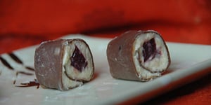 Photo de la Recette: Makis Cacaotés à la Mousse de Lemon curd, Gelée de Cassis