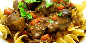 Photo de la Recette: BŒUF BOURGUIGNON À LA MIJOTEUSE