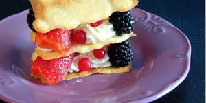 Photo de la Recette: MILLE-FEUILLES DE FRUITS ROUGES