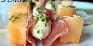 Photo de la Recette: Mini-Brochettes de Cantaloup Bocconcinis et Prosciutto