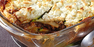 MOUSSAKA AUX COURGETTES ET À LA FETA