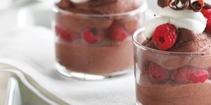 MOUSSE AU CHOCOLAT ET AUX FRAMBOISES