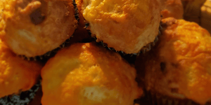 Muffins au Fromage Cheddar Matins Ensoleillés