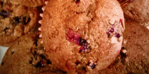 Muffins aux Bleuets & Canneberges: Moelleux & Sans Lactose…