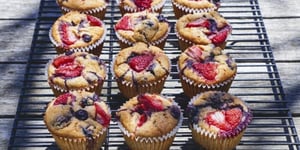 Muffins aux Petits Fruits et au Sirop D'érable