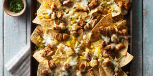 Photo de la Recette: NACHOS DE POULET AU FOUR AVEC SAUCE À LA TOMATILLE (TOMATE VERTE DU MEXIQUE)