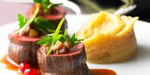 Noisettes de Chevreuil Sauce Grand Veneur