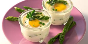 Œufs Cocotte aux Asperges Vertes