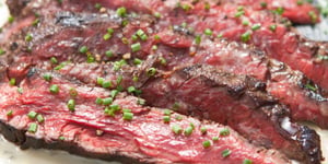 Photo de la Recette: Onglet de Boeuf à la Moutarde et Sauce au Roquefort