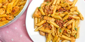 Pâtes au Poulet Cajun et Tomates Séchées