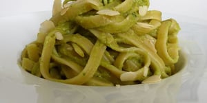 Photo de la Recette: Pâtes Sauce à L'avocat Amande Parmesan et Basilic