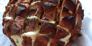 Photo de la Recette: Pain Apéritif au Fromage Fondant et Dégoulinant