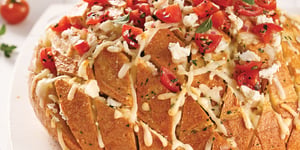 Photo de la Recette: Pain Farci aux trois Fromages et à la Bruschetta
