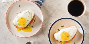 Photo de la Recette: Pain Grillé à L’avocat et aux Oeufs