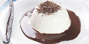 Panna Cotta au Chocolat Blanc Coulis de Chocolat Noir