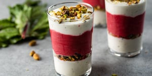 Parfait au Yogourt avec Betteraves Grillées et Fêta