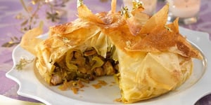 Photo de la Recette: Pastilla de Noël à la Dinde, au Foie Gras et aux Fruits Secs