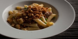 Penne Crème Bacon et Pangrattato