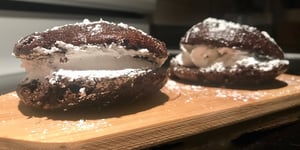 Photo de la Recette: Petits Gâteaux au Chocolat Farci de Crème Fouettée