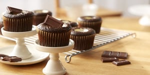 Photo de la Recette: Petits Gâteau Au Chocolat Garnis De Barre De Chocolat