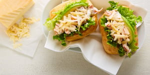 Photo de la Recette: Petits Pains Fourrés de Homard Épicés et Fumés