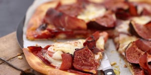 Pizza au Jambon de Parme et Mozza
