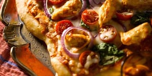 Photo de la Recette: Pizza au Poulet au Beurre Parfaite pour Deux