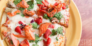Photo de la Recette: PIZZA AU SAUMON FUMÉ CANADIEN