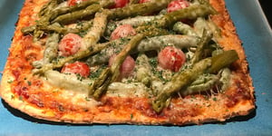 Pizza Croûte Mince, Asperge, Tomates Cerises