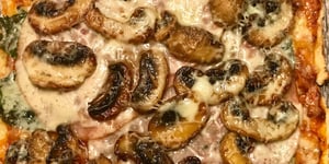 Photo de la Recette: Pizza Croûte Mince Champignons