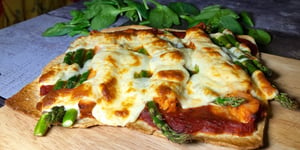 Photo de la Recette: Pizza Mince Poulet et Asperges