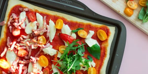 Pizza Toute Simple, Tomates, Mozzarella, Poivrons Grillés