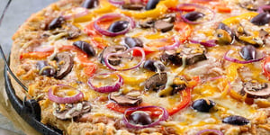 Photo de la Recette: Pizza Végé avec Croûte au Fromage