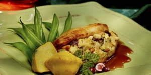 Photo de la Recette: POITRINES DE POULET FARCIES GLACÉES À L'ÉRABLE
