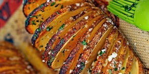 Photo de la Recette: Pommes de terre à la suédoise (Hasselback potatoes)