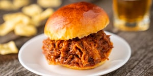 PORC EFFILOCHÉ BARBECUE À L’AUTOCUISEUR ÉLECTRIQUE