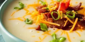 Photo de la Recette: Potage à la Pommes de Terre Bacon Fromage et Crème Sure