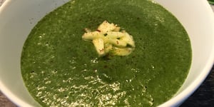 Potage aux Épinards et Pommes
