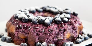 Pouding au Pain Renversé aux Bleuets, Citron et Cardamome