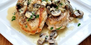 Photo de la Recette: POULET AVEC SAUCE A LA CREME ET AU VIN BLANC