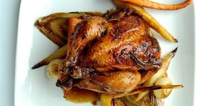 Photo de la Recette: Poulet de Cornouailles Laqué à la Bière Noire et à L'érable et Légumes Racines Rôtis
