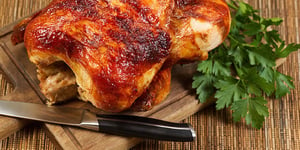 Photo de la Recette: POULET ENTIER SAVOUREUX SUR BBQ