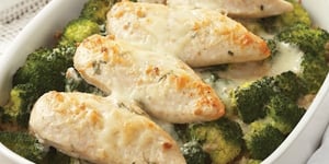 Photo de la Recette: POULET ET BROCOLI DIVAN AVEC RIZ AUX NOIX