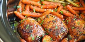 Photo de la Recette: Poulet et Légumes dans une Sauce Miel et Ail à la Mijoteuse