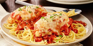 Photo de la Recette: Poulet Parmesan aux Tomates Épicées