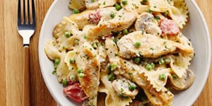 Photo de la Recette: Poulet Poivrons Rôti et Pâtes en Forme de Noeud Papillon